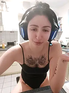 Gamergirl-Linela online show from April 27, 6:28 pm