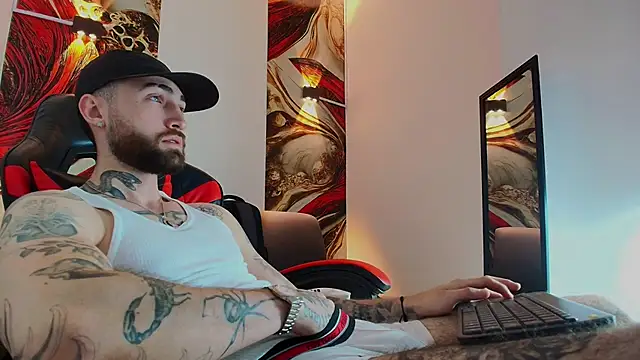 Luke davis01 online show from December 5, 1:20 pm