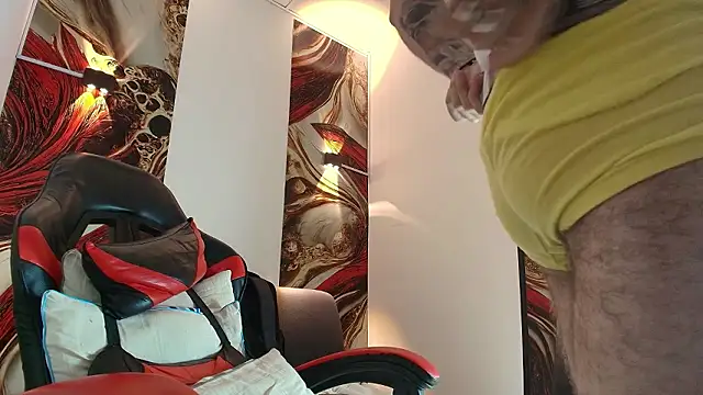 Luke davis01 online show from February 10, 1:15 pm