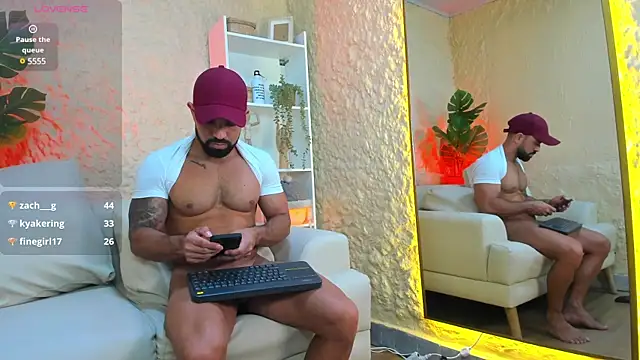 Snapshot of Maofenix chatting on February 13, 7:56 am Maofenix online show from February 13, 7:56 am