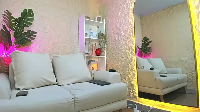 Snapshot of Maofenix chatting on February 18, 11:30 pm Maofenix online show from February 18, 11:30 pm