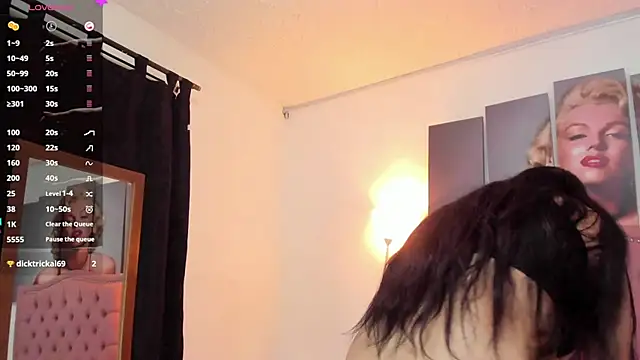 Sophia Brunett online show from February 25, 3:20 am