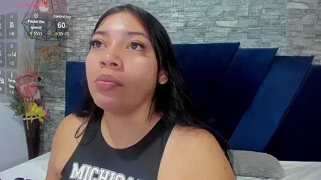 Sophia Brunett online show from November 14, 12:15 pm