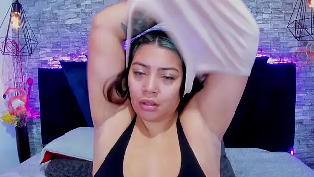 Sophia Brunett online show from April 2, 11:52 am