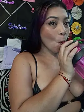 Sophia Brunett online show from June 11, 7:56 pm