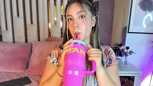 Cloee Rainbow1 online show from March 27, 12:05 pm