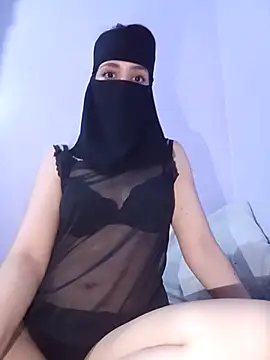 Snapshot of Milan-88 chatting on February 24, 8:14 pm Milan-88 online show from February 24, 8:14 pm