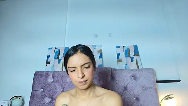 Skye Moore online show from September 25, 11:58 am