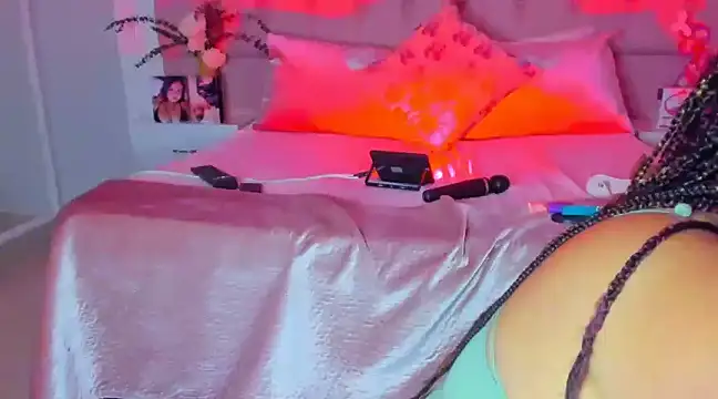 KourtneyEvans online show from February 8, 6:22 pm