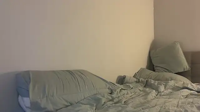 Snapshot of skyejde chatting on September 11, 6:52 pm skyejde online show from September 11, 6:52 pm