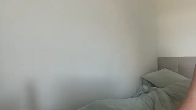 Snapshot of skyejde chatting on September 12, 2:06 pm skyejde online show from September 12, 2:06 pm