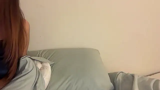 Snapshot of skyejde chatting on September 19, 9:59 pm skyejde online show from September 19, 9:59 pm