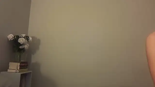 skyejde online show from December 21, 10:28 pm