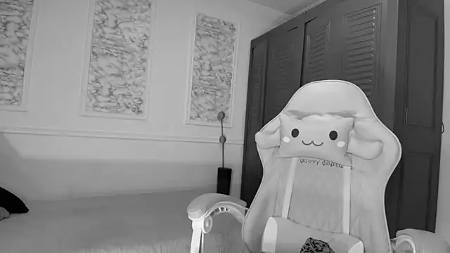 Danella houston online show from October 10, 6:40 pm