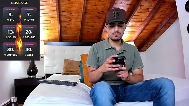 Snapshot of Sebastian_Berne chatting on September 11, 7:36 pm Sebastian Berne online show from September 11, 7:36 pm