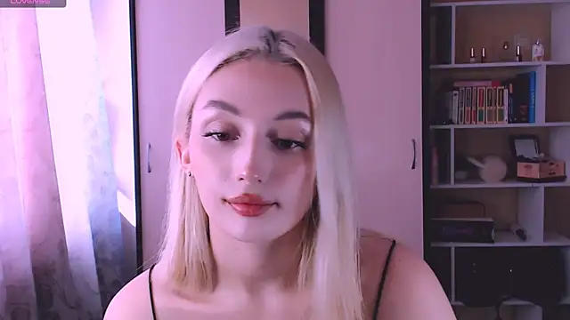 beauty blonde online show from March 3, 9:33 am