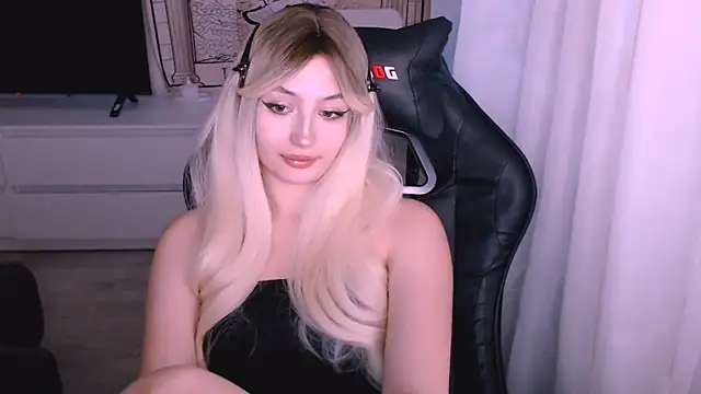 beauty blonde online show from December 4, 2:54 am