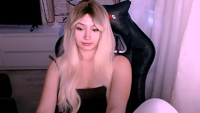 beauty blonde online show from December 5, 3:15 am