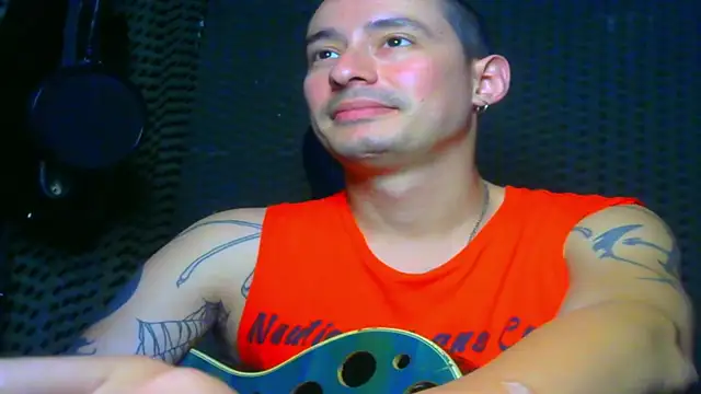 Snapshot of vampireathome chatting on March 18, 6:36 am vampireathome online show from March 18, 6:36 am