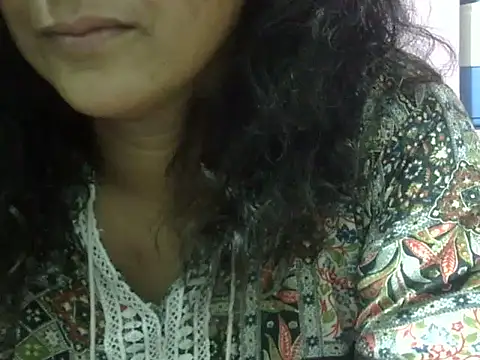 Snapshot of Your_cutiepie_ chatting on May 1, 6:23 pm Your cutiepie online show from May 1, 6:23 pm
