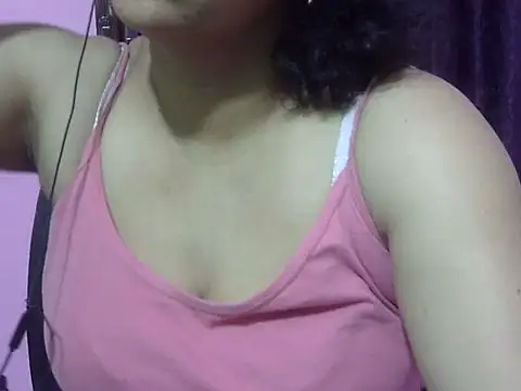 Snapshot of Your_cutiepie_ chatting on June 12, 3:00 pm Your cutiepie online show from June 12, 3:00 pm