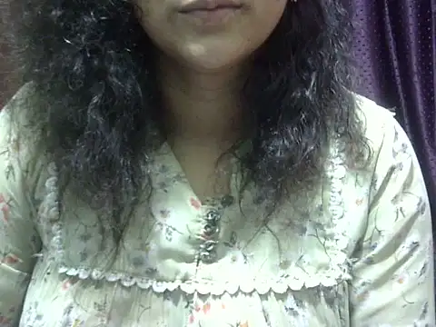 Snapshot of Your_cutiepie_ chatting on June 13, 6:28 pm Your cutiepie online show from June 13, 6:28 pm
