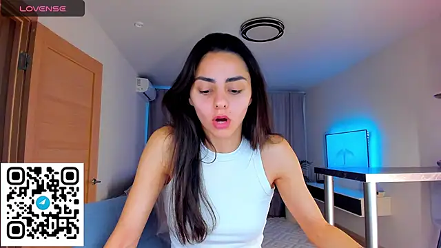 EmiliaZen online show from October 11, 2:26 pm