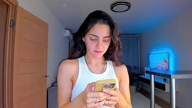 EmiliaZen online show from November 21, 5:55 pm