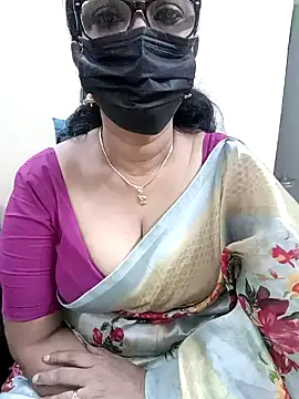 Snapshot of niiveditha chatting on February 7, 10:52 pm niiveditha online show from February 7, 10:52 pm