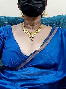 Snapshot of niiveditha chatting on February 18, 7:52 pm niiveditha online show from February 18, 7:52 pm