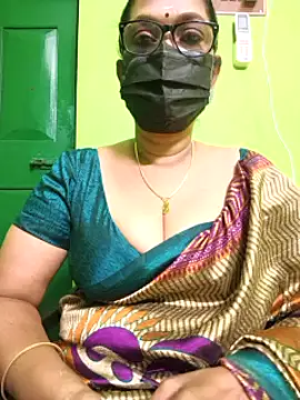 Snapshot of niiveditha chatting on February 24, 4:04 pm niiveditha online show from February 24, 4:04 pm