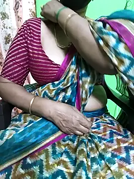 Snapshot of niiveditha chatting on March 16, 10:33 am niiveditha online show from March 16, 10:33 am