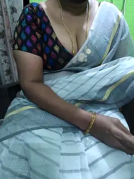 Snapshot of niiveditha chatting on November 21, 1:32 pm niiveditha online show from November 21, 1:32 pm