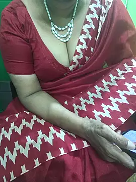 Snapshot of niiveditha chatting on December 16, 4:23 pm niiveditha online show from December 16, 4:23 pm