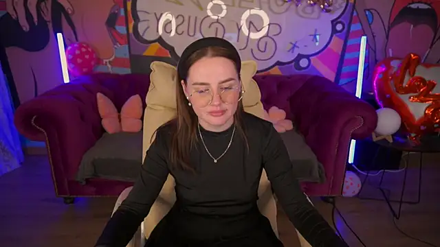 Snapshot of DivineJass chatting on March 3, 10:38 am DivineJass online show from March 3, 10:38 am