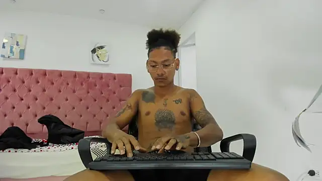 Snapshot of blackdirty420 chatting on February 18, 6:04 pm blackdirty420 online show from February 18, 6:04 pm