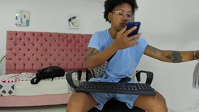 Snapshot of blackdirty420 chatting on February 19, 3:38 pm blackdirty420 online show from February 19, 3:38 pm