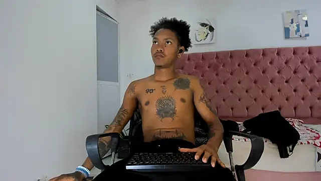 Snapshot of blackdirty420 chatting on March 8, 2:40 pm blackdirty420 online show from March 8, 2:40 pm