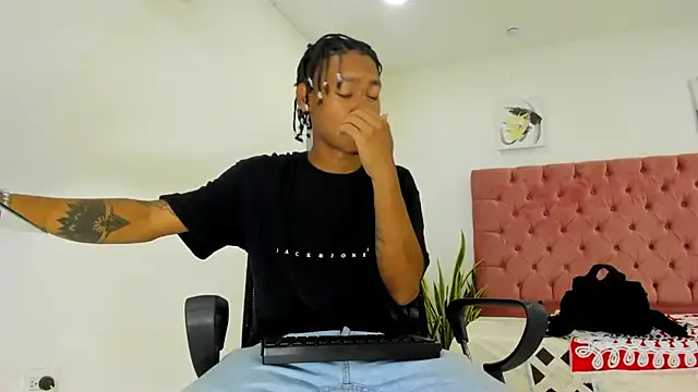 Snapshot of blackdirty420 chatting on March 18, 3:53 pm blackdirty420 online show from March 18, 3:53 pm