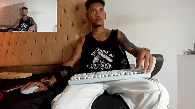 Snapshot of blackdirty420 chatting on September 15, 9:15 pm blackdirty420 online show from September 15, 9:15 pm