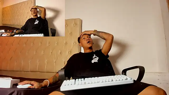 Snapshot of blackdirty420 chatting on September 17, 7:37 pm blackdirty420 online show from September 17, 7:37 pm