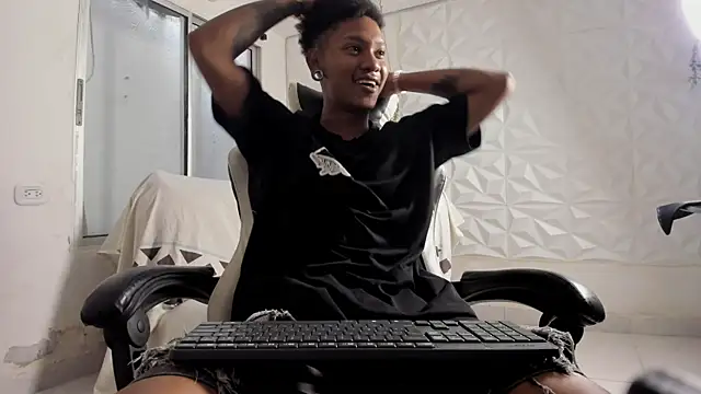 Snapshot of blackdirty420 chatting on September 26, 8:57 pm blackdirty420 online show from September 26, 8:57 pm