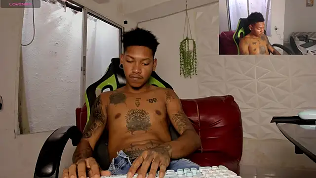 Snapshot of blackdirty420 chatting on September 29, 8:13 pm blackdirty420 online show from September 29, 8:13 pm