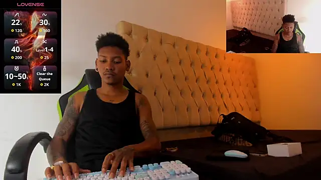 Snapshot of blackdirty420 chatting on October 1, 9:10 pm blackdirty420 online show from October 1, 9:10 pm