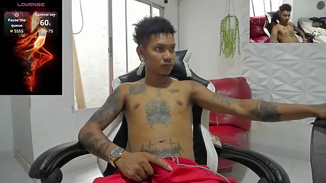 Snapshot of blackdirty420 chatting on October 2, 7:43 pm blackdirty420 online show from October 2, 7:43 pm