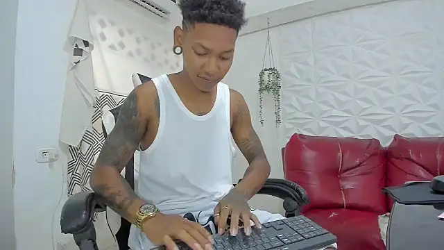 Snapshot of blackdirty420 chatting on October 10, 7:02 pm blackdirty420 online show from October 10, 7:02 pm