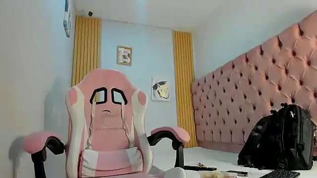 Snapshot of blackdirty420 chatting on October 13, 9:04 pm blackdirty420 online show from October 13, 9:04 pm