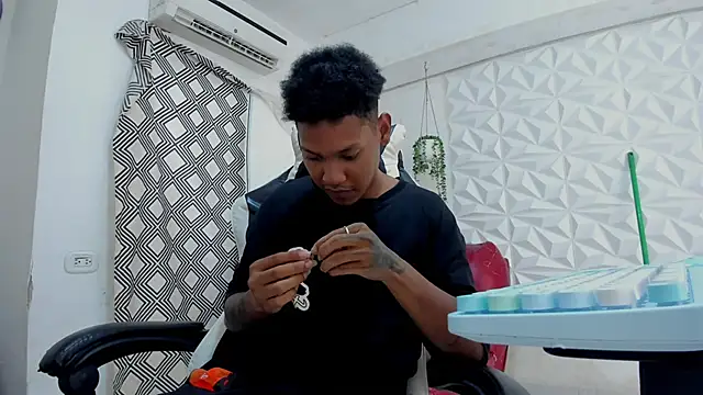 Snapshot of blackdirty420 chatting on October 15, 8:20 pm blackdirty420 online show from October 15, 8:20 pm