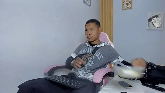 Snapshot of blackdirty420 chatting on October 19, 3:34 pm blackdirty420 online show from October 19, 3:34 pm