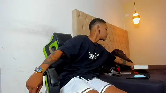 Snapshot of blackdirty420 chatting on October 24, 7:10 pm blackdirty420 online show from October 24, 7:10 pm